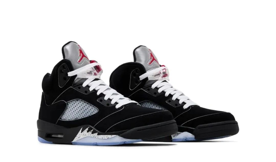 Air Jordan Retro 5 Metallic Silver sneaker